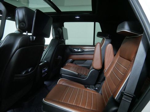 Used 2024 GMC Yukon Denali Ultimate AWD/4WD image 19