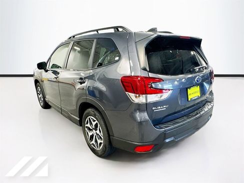 Used 2023 Subaru Forester Premium AWD/4WD image 7
