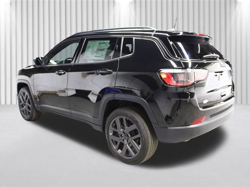 New 2026 Jeep Compass Limited image 5