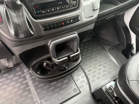 Used 2022 RAM ProMaster 2500 w/ Convenience Group FWD image 27