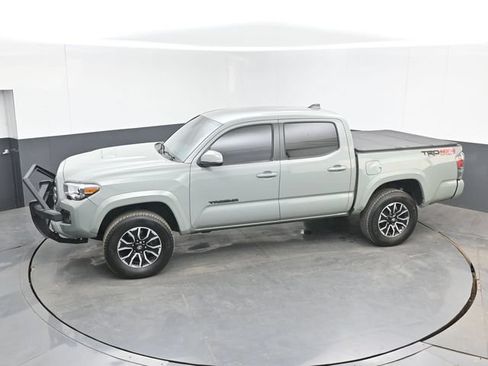 Used 2022 Toyota Tacoma TRD Sport w/ Technology Package AWD/4WD image 36