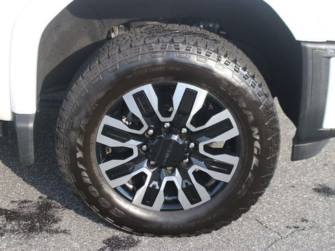 Used 2025 GMC Sierra 2500 Denali Ultimate AWD/4WD image 41