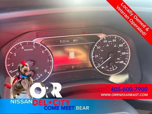 Used 2025 Nissan Rogue SV AWD/4WD image 2