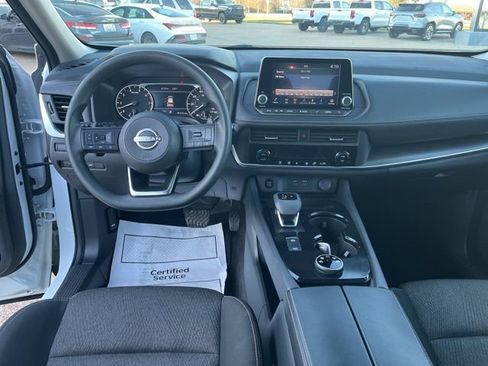 Used 2024 Nissan Rogue SV image 12