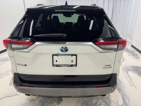 Used 2019 Toyota RAV4 XSE AWD/4WD image 6
