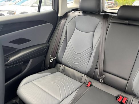 Used 2026 Volkswagen Tiguan SE AWD/4WD image 41