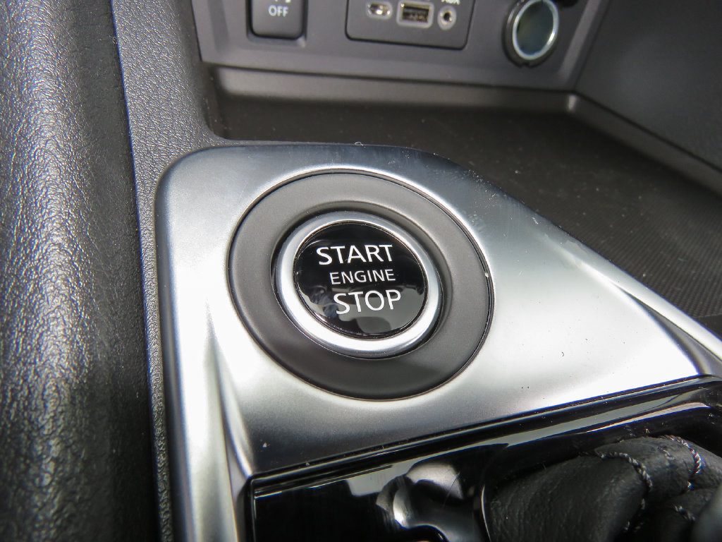 Used 2025 Nissan Sentra SV FWD image 11