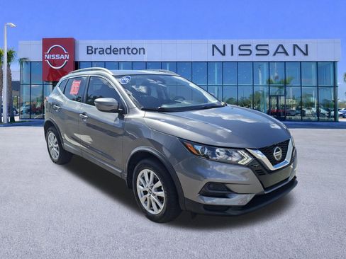 Used 2020 Nissan Rogue Sport SV FWD image 3