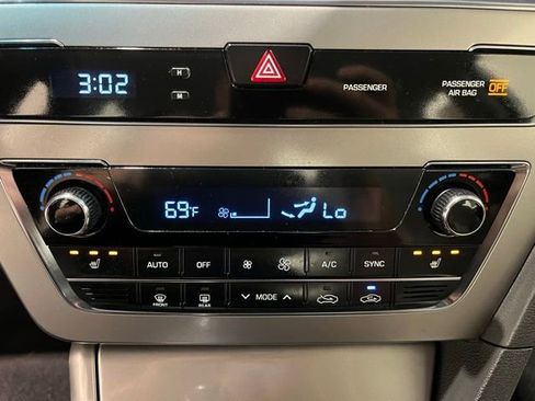 Used 2015 Hyundai Sonata Limited FWD image 32