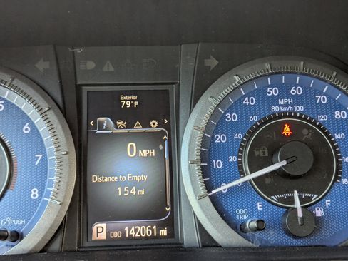 Used 2018 Toyota Sienna L image 17