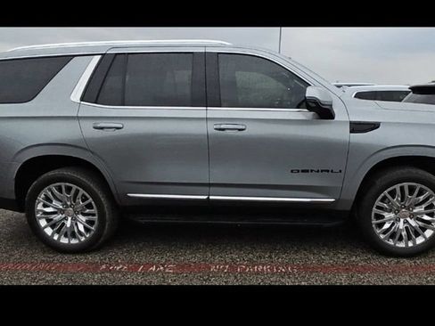 Used 2024 GMC Yukon Denali w/ Advanced Technology Package RWD image 5