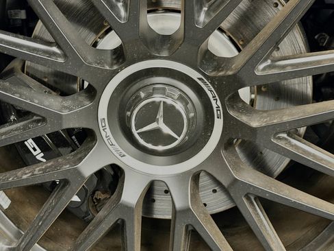 Used 2024 Mercedes-Benz SL 63 AMG 4MATIC image 18