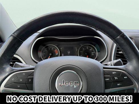 Used 2020 Jeep Cherokee Latitude Plus w/ Cold Weather Group AWD/4WD image 21