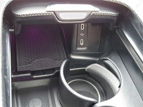 Certified 2025 Mercedes-Benz GLC 300 4MATIC image 24