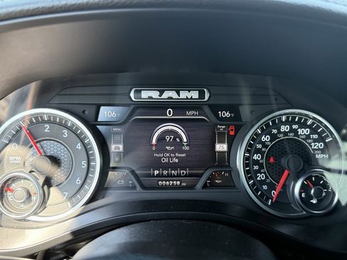 Used 2024 RAM 1500 Laramie image 14