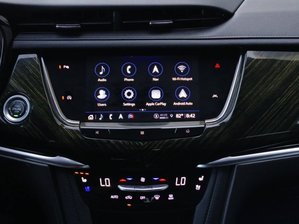 Used 2021 Cadillac XT6 Premium Luxury FWD image 8