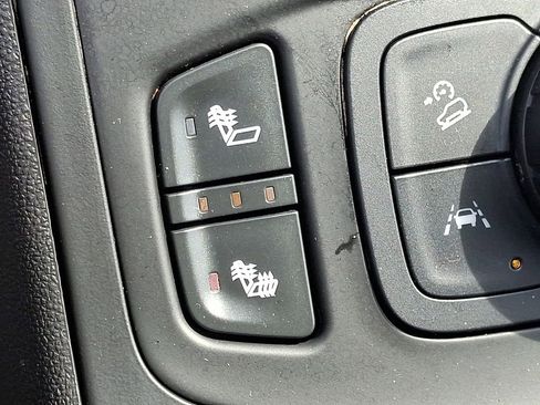 Certified 2022 GMC Terrain SLE w/ Driver Convenience Package image 25