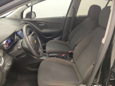 Used 2020 Chevrolet Trax LS w/ Tint and Cruise Package FWD image 17
