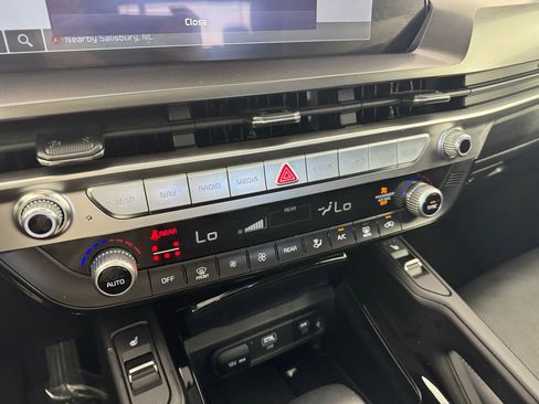 Used 2025 Kia Telluride S image 20