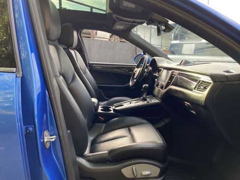 Used 2018 Porsche Macan AWD/4WD image 18