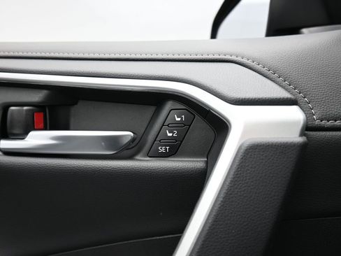 Used 2023 Toyota RAV4 Limited image 32