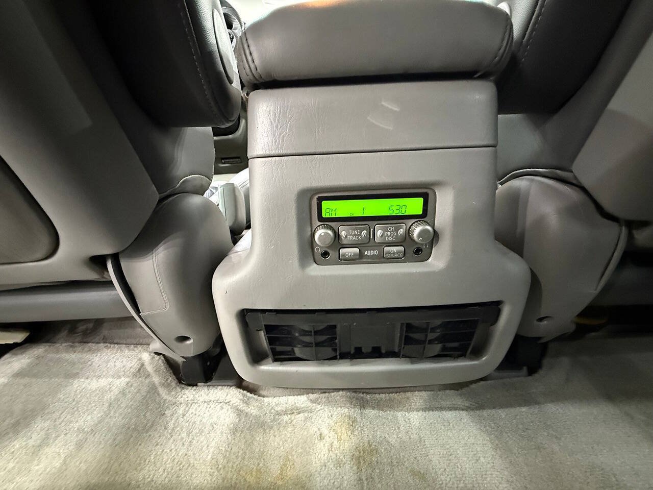 Used 2004 Lexus LX 470 4WD image 23