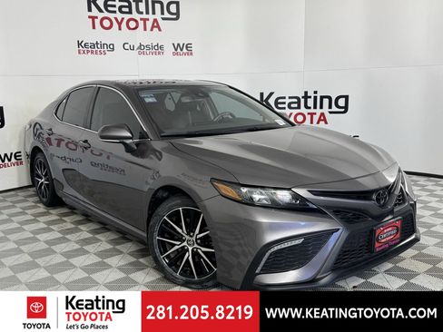 Certified 2024 Toyota Camry SE image 4