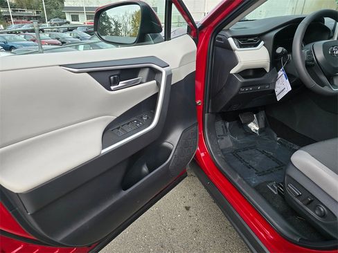 New 2025 Toyota RAV4 XLE image 21