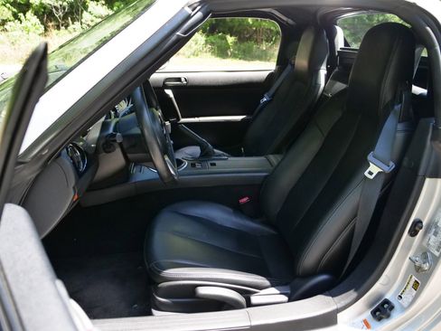 Used 2008 MAZDA MX-5 Miata Grand Touring w/ Premium Pkg RWD image 3