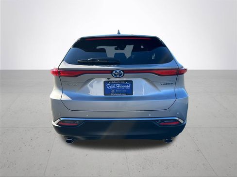 Used 2024 Toyota Venza Limited image 8
