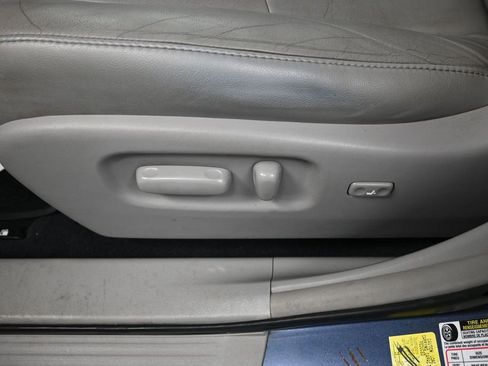 Used 2013 Toyota Highlander SE AWD/4WD image 12