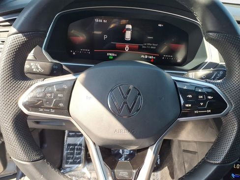 Used 2024 Volkswagen Tiguan SE R-Line image 19