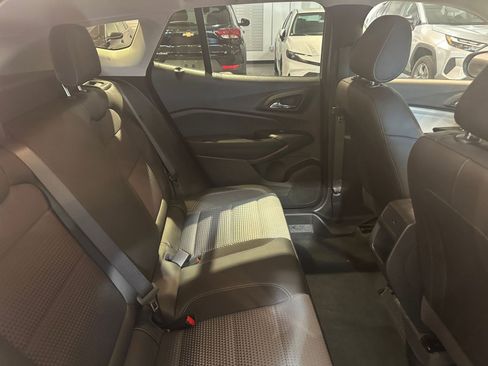 Used 2025 Chevrolet Trax LT image 37