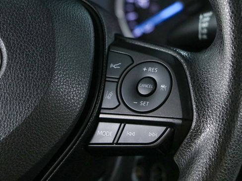 Used 2022 Toyota RAV4 LE AWD/4WD image 14
