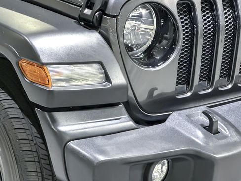 Used 2023 Jeep Wrangler Unlimited Sport AWD/4WD image 12