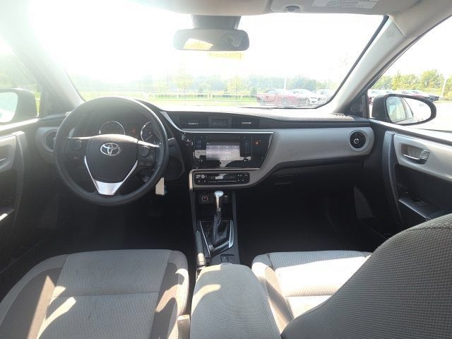 Used 2018 Toyota Corolla LE w/ Carpet Mat Package (TMS) FWD image 14