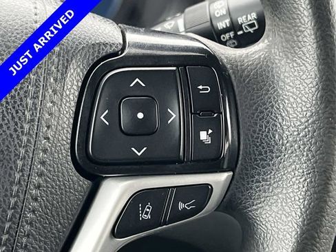 Used 2020 Toyota Sienna LE w/ LE Preferred Package image 29