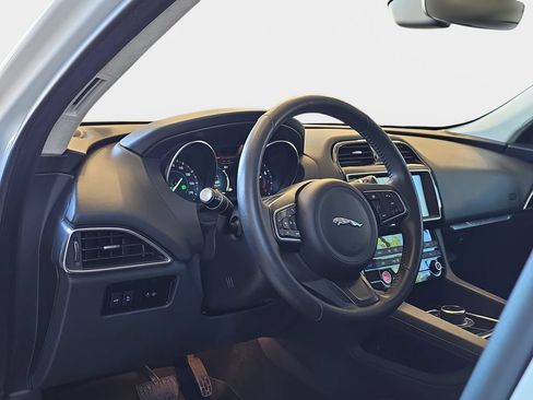 Used 2020 Jaguar F-PACE AWD/4WD image 19