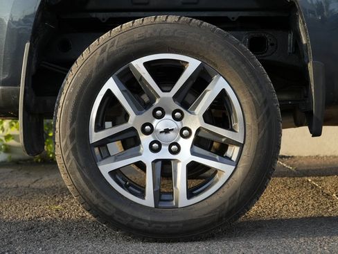 Used 2019 Chevrolet Silverado 1500 Custom Trail Boss w/ Custom Convenience Package AWD/4WD image 9