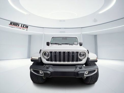 New 2025 Jeep Wrangler Unlimited Sahara AWD/4WD image 6
