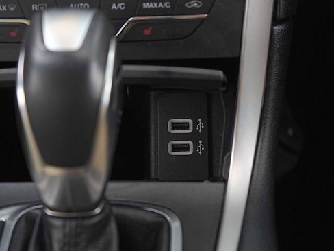 Used 2017 Ford Edge SEL FWD image 24