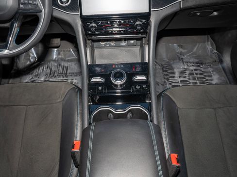 Used 2023 Jeep Grand Cherokee Trailhawk w/ Luxury Tech Group III image 26