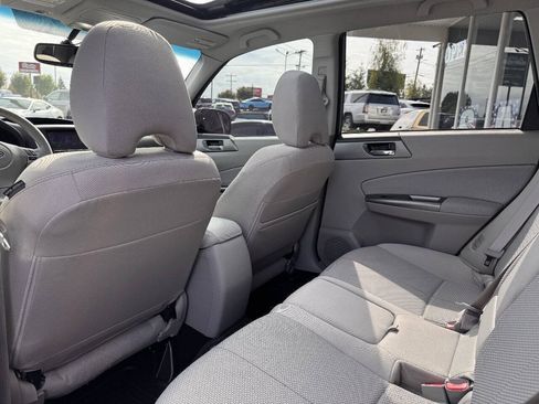 Used 2011 Subaru Forester 2.5X Premium AWD/4WD image 28