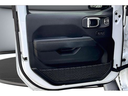 Certified 2022 Jeep Wrangler Unlimited Sahara w/ LED Lighting Group image 19