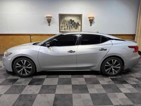 Used 2018 Nissan Maxima Platinum FWD image 2