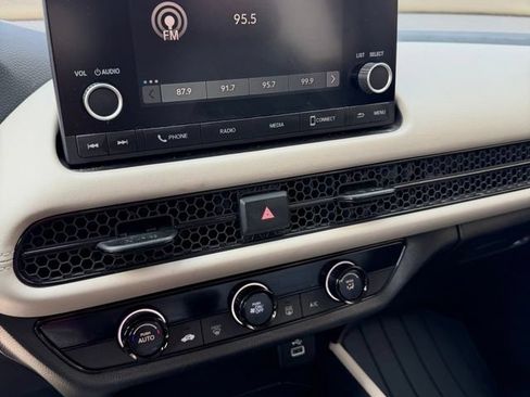 Certified 2024 Honda HR-V LX image 17