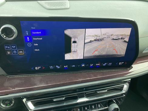 Used 2024 Chevrolet Traverse RS image 24