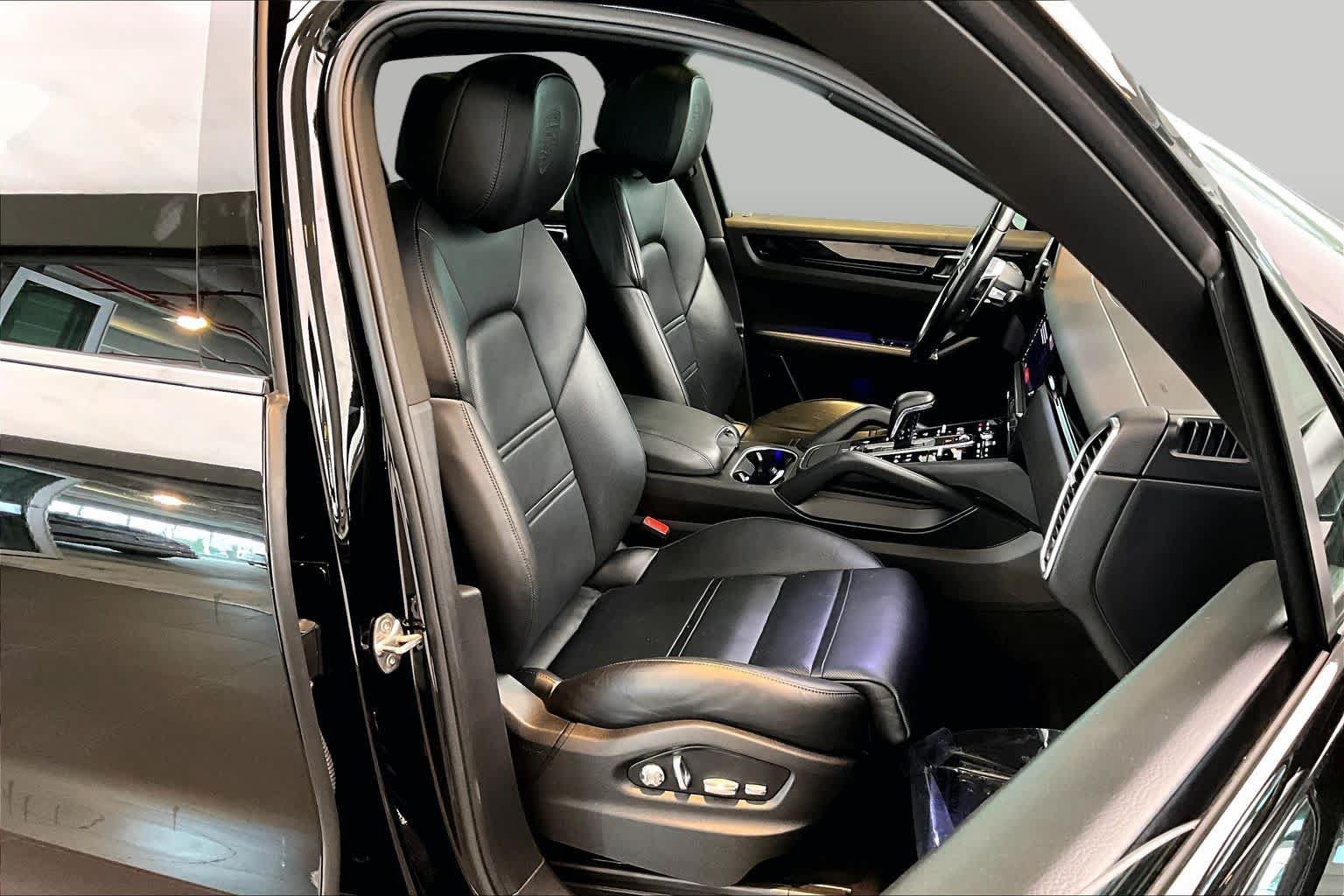 Used 2021 Porsche Cayenne AWD/4WD image 9