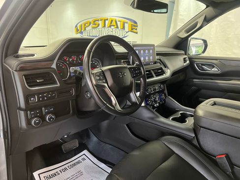 Used 2021 Chevrolet Tahoe Z71 w/ Luxury Package AWD/4WD image 20