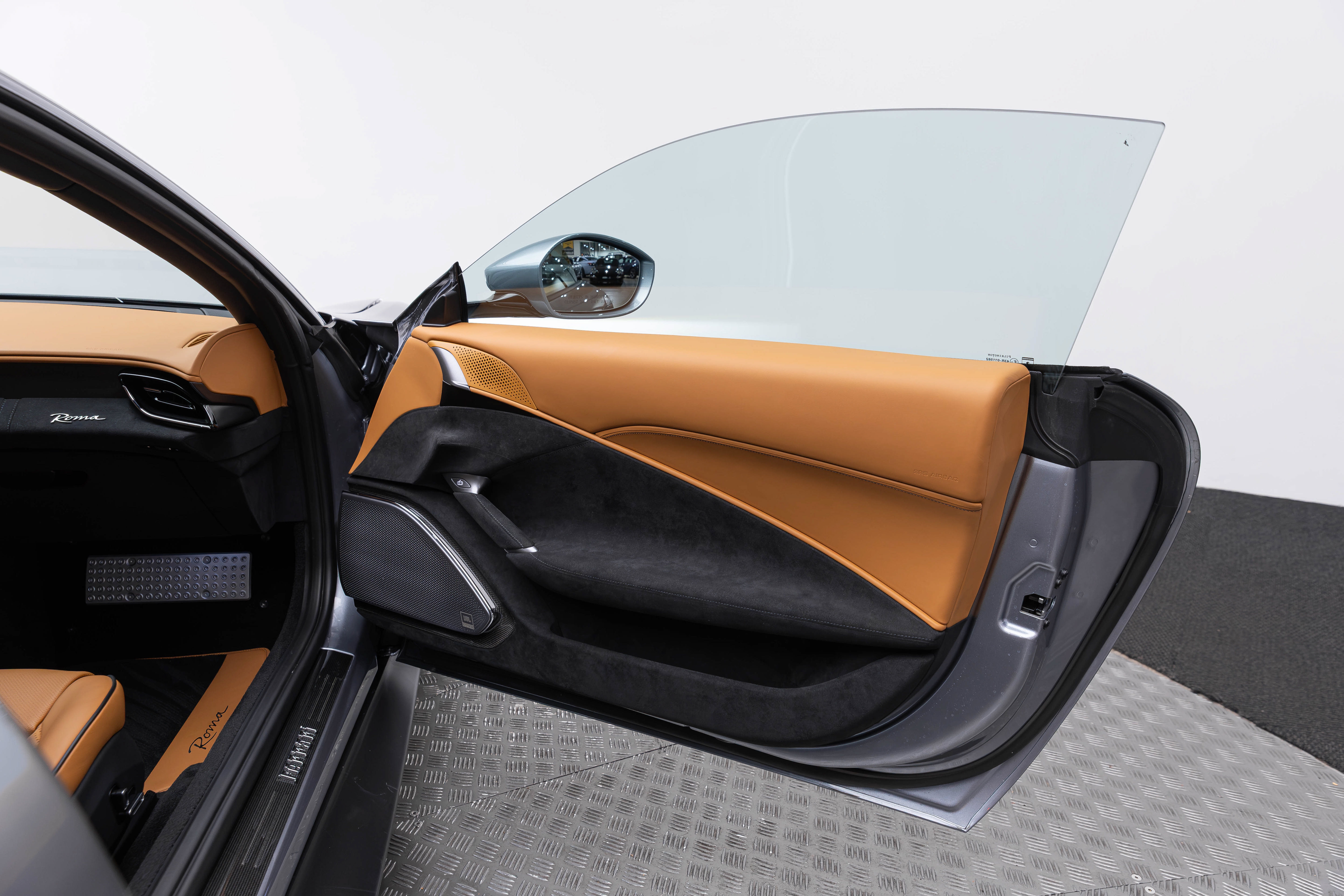 Used 2022 Ferrari Roma RWD image 37